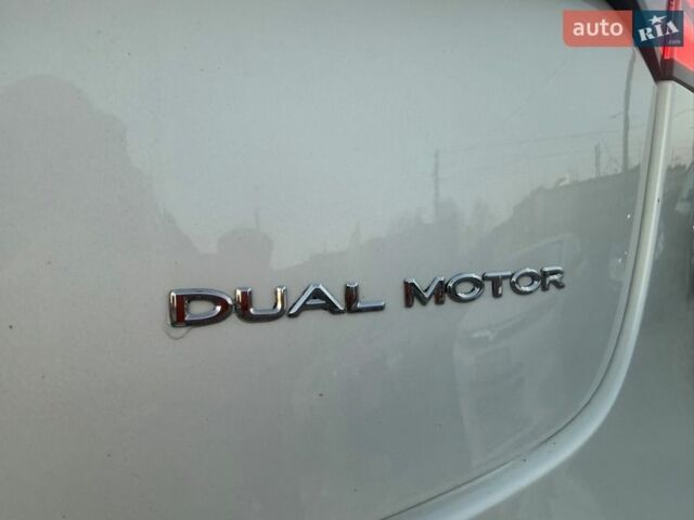 Белый Тесла Модель 3, объемом двигателя 0 л и пробегом 85 тыс. км за 17500 $, фото 17 на Automoto.ua