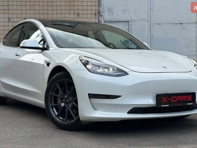 Білий Тесла Модель 3, об'ємом двигуна 0 л та пробігом 107 тис. км за 15450 $, фото 11 на Automoto.ua