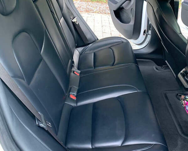 Білий Тесла Модель 3, об'ємом двигуна 0 л та пробігом 200 тис. км за 17000 $, фото 17 на Automoto.ua