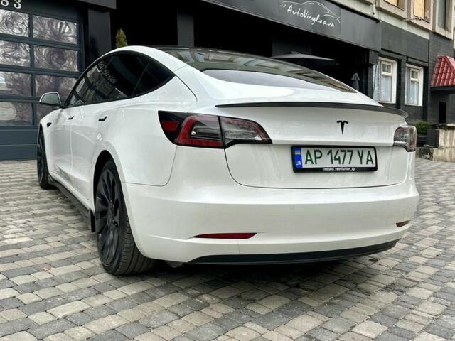 Білий Тесла Модель 3, об'ємом двигуна 0 л та пробігом 67 тис. км за 32500 $, фото 4 на Automoto.ua