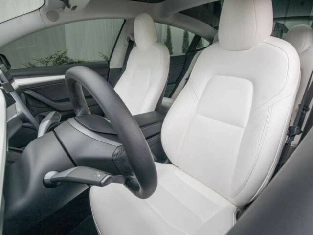 Білий Тесла Модель 3, об'ємом двигуна 0 л та пробігом 70 тис. км за 12900 $, фото 12 на Automoto.ua