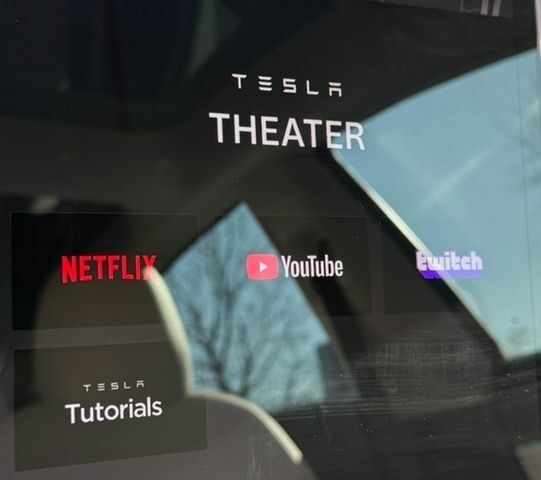 Белый Тесла Модель 3, объемом двигателя 0 л и пробегом 93 тыс. км за 17600 $, фото 14 на Automoto.ua