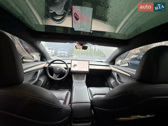 Білий Тесла Модель 3, об'ємом двигуна 0 л та пробігом 63 тис. км за 19500 $, фото 12 на Automoto.ua