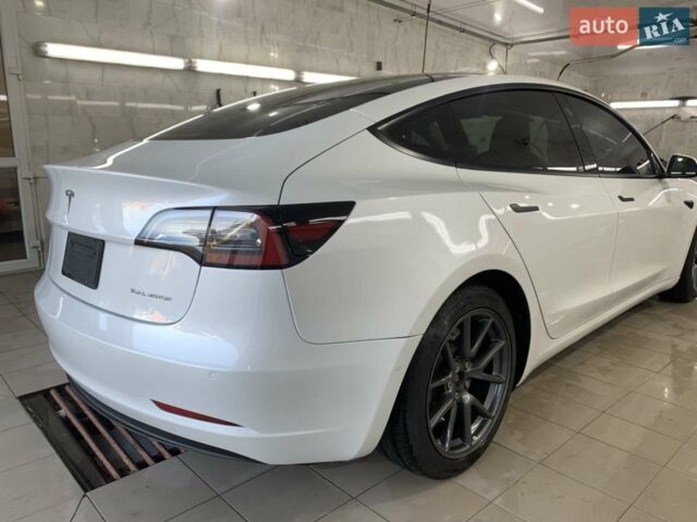Белый Тесла Модель 3, объемом двигателя 0 л и пробегом 163 тыс. км за 23000 $, фото 6 на Automoto.ua