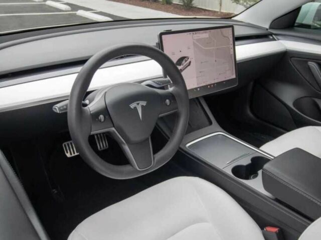 Белый Тесла Модель 3, объемом двигателя 0 л и пробегом 70 тыс. км за 12900 $, фото 11 на Automoto.ua