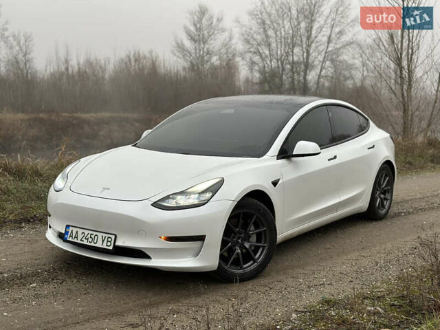 Білий Тесла Модель 3, об'ємом двигуна 0 л та пробігом 46 тис. км за 19999 $, фото 4 на Automoto.ua