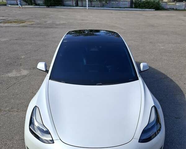 Белый Тесла Модель 3, объемом двигателя 0 л и пробегом 105 тыс. км за 20800 $, фото 2 на Automoto.ua