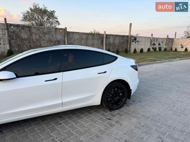 Білий Тесла Модель 3, об'ємом двигуна 0 л та пробігом 180 тис. км за 18800 $, фото 5 на Automoto.ua