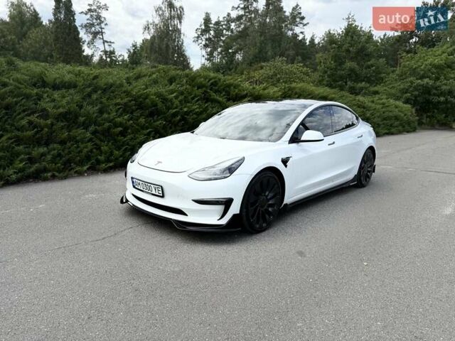 Білий Тесла Модель 3, об'ємом двигуна 0 л та пробігом 75 тис. км за 25600 $, фото 2 на Automoto.ua