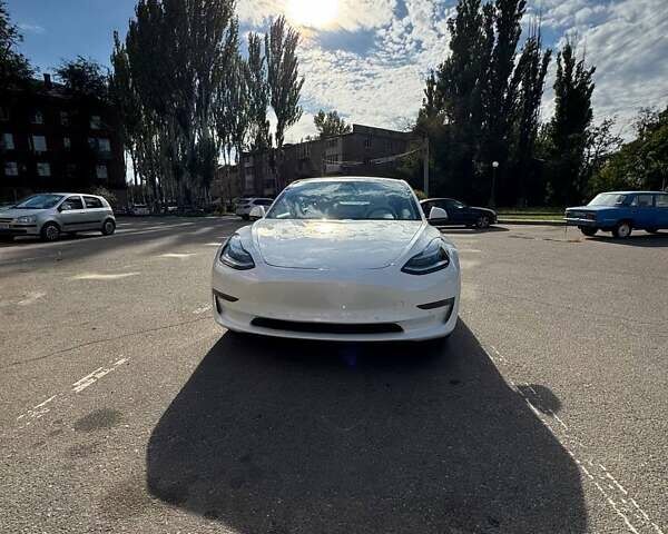 Белый Тесла Модель 3, объемом двигателя 0 л и пробегом 80 тыс. км за 20600 $, фото 15 на Automoto.ua