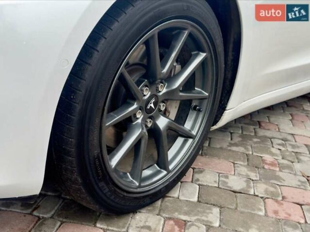 Білий Тесла Модель 3, об'ємом двигуна 0 л та пробігом 84 тис. км за 18900 $, фото 6 на Automoto.ua