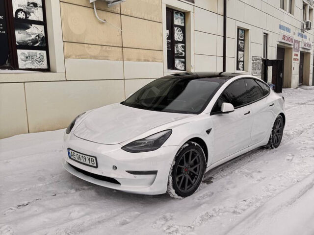 Белый Тесла Модель 3, объемом двигателя 0 л и пробегом 205 тыс. км за 15950 $, фото 6 на Automoto.ua