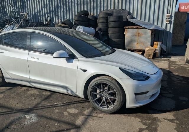 Белый Тесла Модель 3, объемом двигателя 0 л и пробегом 179 тыс. км за 15999 $, фото 3 на Automoto.ua