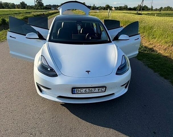 Білий Тесла Модель 3, об'ємом двигуна 0 л та пробігом 94 тис. км за 20300 $, фото 9 на Automoto.ua