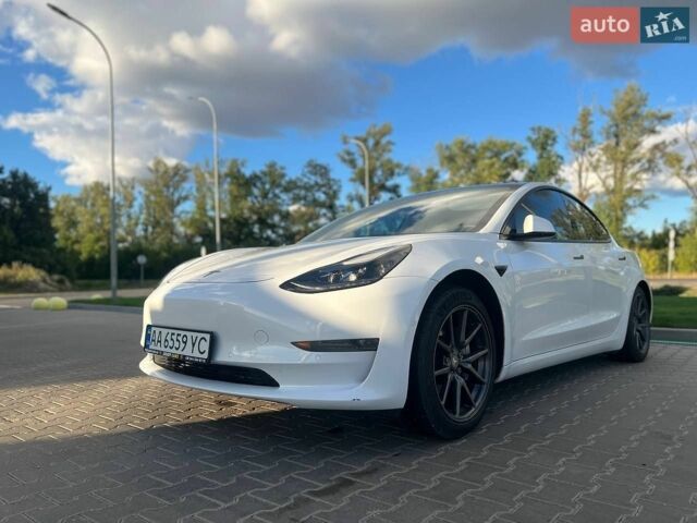 Белый Тесла Модель 3, объемом двигателя 0 л и пробегом 129 тыс. км за 17900 $, фото 5 на Automoto.ua