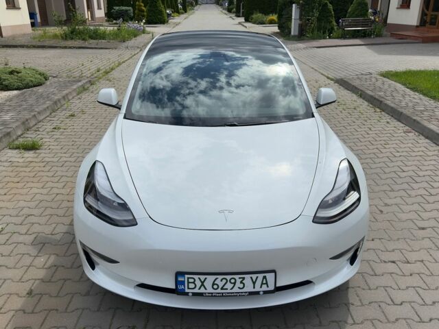 Білий Тесла Модель 3, об'ємом двигуна 0 л та пробігом 6 тис. км за 21300 $, фото 5 на Automoto.ua