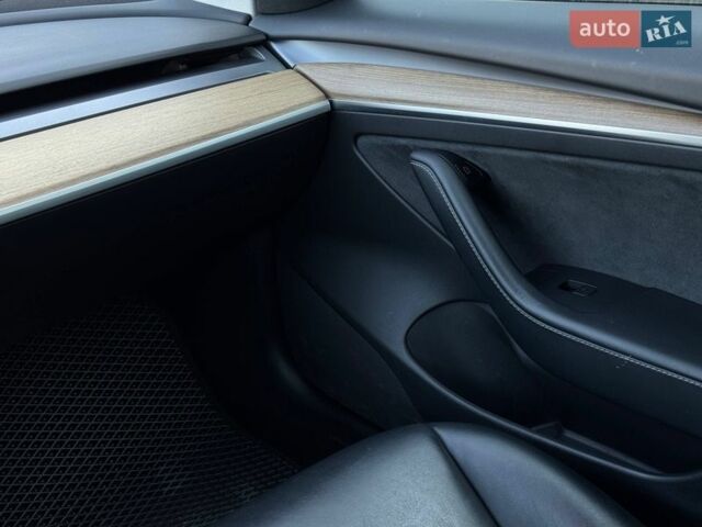 Білий Тесла Модель 3, об'ємом двигуна 0 л та пробігом 185 тис. км за 16500 $, фото 53 на Automoto.ua