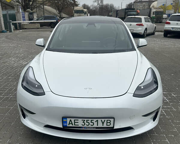 Белый Тесла Модель 3, объемом двигателя 0 л и пробегом 42 тыс. км за 22200 $, фото 1 на Automoto.ua