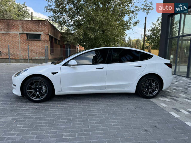 Белый Тесла Модель 3, объемом двигателя 0 л и пробегом 34 тыс. км за 21500 $, фото 25 на Automoto.ua
