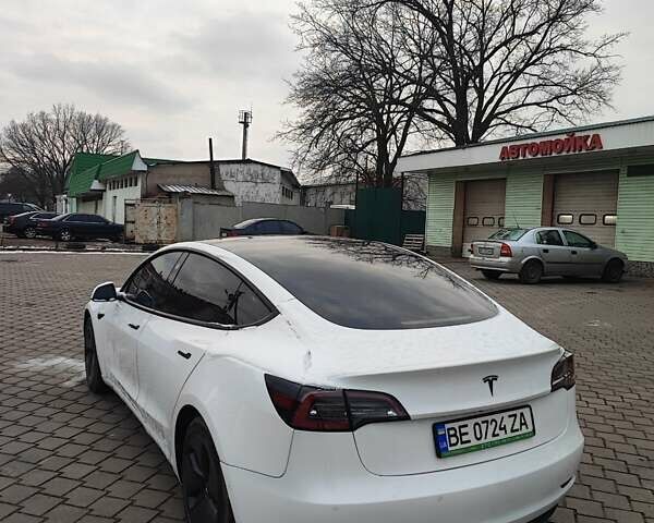 Білий Тесла Модель 3, об'ємом двигуна 0 л та пробігом 106 тис. км за 17000 $, фото 4 на Automoto.ua
