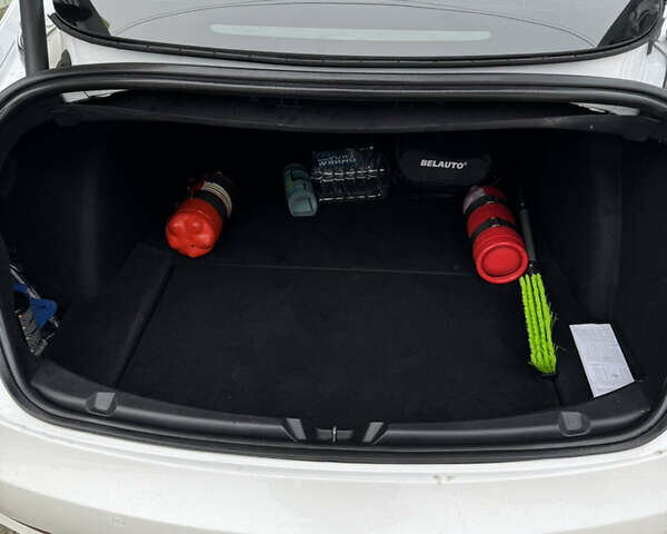 Білий Тесла Модель 3, об'ємом двигуна 0 л та пробігом 98 тис. км за 18000 $, фото 7 на Automoto.ua