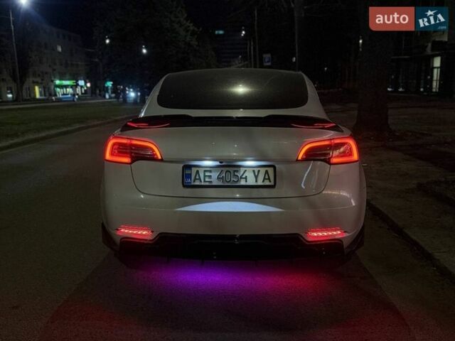 Білий Тесла Модель 3, об'ємом двигуна 0 л та пробігом 96 тис. км за 18500 $, фото 10 на Automoto.ua