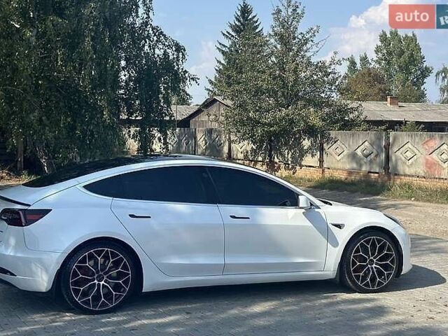Білий Тесла Модель 3, об'ємом двигуна 0 л та пробігом 120 тис. км за 13900 $, фото 6 на Automoto.ua