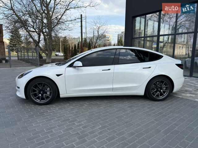 Белый Тесла Модель 3, объемом двигателя 0 л и пробегом 37 тыс. км за 19999 $, фото 19 на Automoto.ua