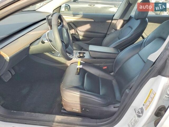 Белый Тесла Модель 3, объемом двигателя 0 л и пробегом 82 тыс. км за 4000 $, фото 6 на Automoto.ua