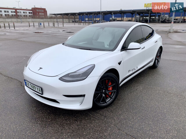 Белый Тесла Модель 3, объемом двигателя 0 л и пробегом 29 тыс. км за 22900 $, фото 3 на Automoto.ua