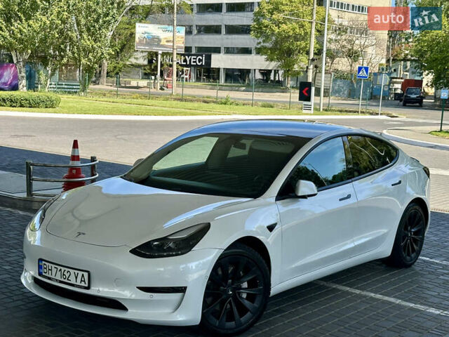 Тесла Модель 3 2021 у Одесі на Automoto.ua Білий Тесла Модель 3, об'ємом двигуна 0 л та пробігом 98 тис. км за 17800 $, фото 13 на Automoto.ua