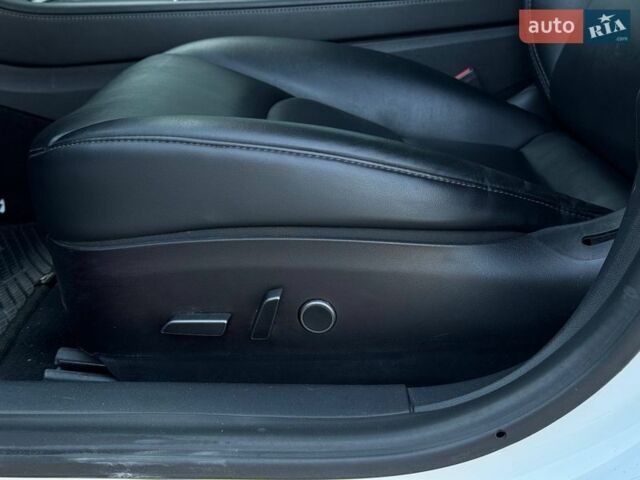 Білий Тесла Модель 3, об'ємом двигуна 0 л та пробігом 185 тис. км за 16500 $, фото 29 на Automoto.ua