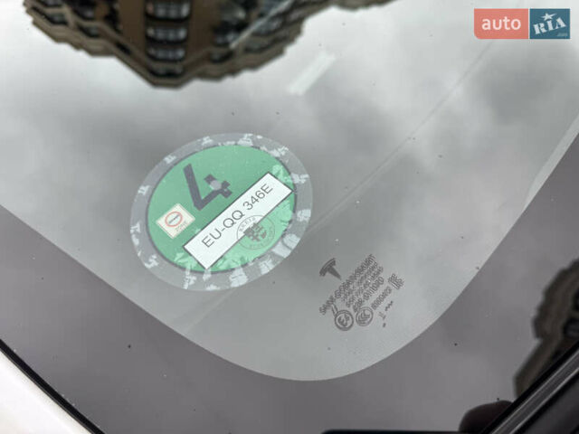 Белый Тесла Модель 3, объемом двигателя 0 л и пробегом 45 тыс. км за 29000 $, фото 50 на Automoto.ua