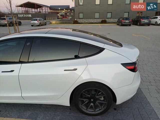 Белый Тесла Модель 3, объемом двигателя 0 л и пробегом 80 тыс. км за 19900 $, фото 7 на Automoto.ua