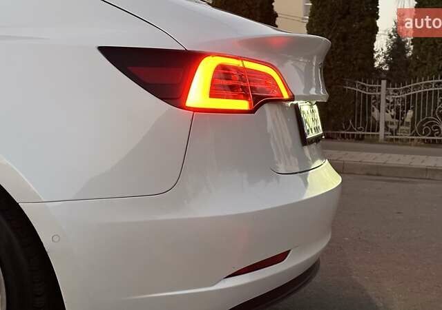 Білий Тесла Модель 3, об'ємом двигуна 0 л та пробігом 35 тис. км за 21999 $, фото 54 на Automoto.ua