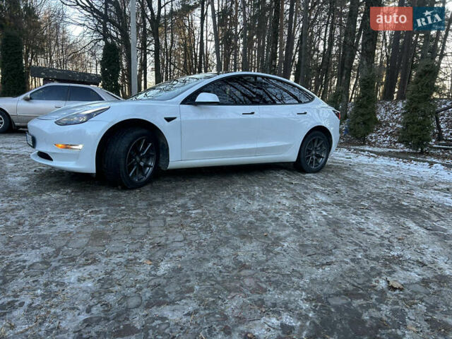 Белый Тесла Модель 3, объемом двигателя 0 л и пробегом 117 тыс. км за 19899 $, фото 29 на Automoto.ua