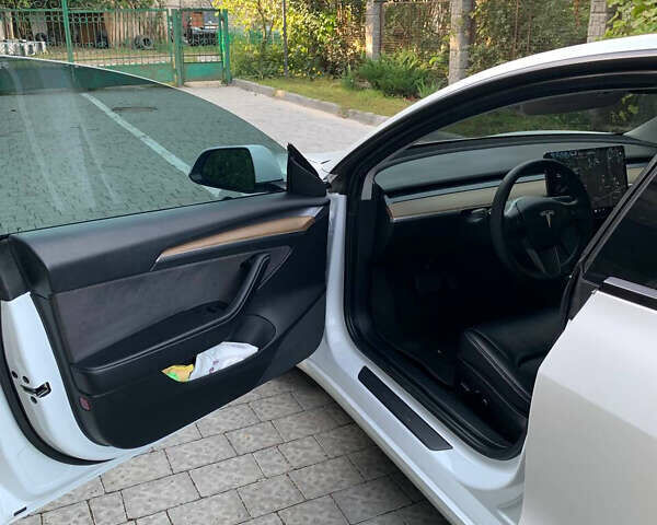 Білий Тесла Модель 3, об'ємом двигуна 0 л та пробігом 200 тис. км за 17000 $, фото 13 на Automoto.ua