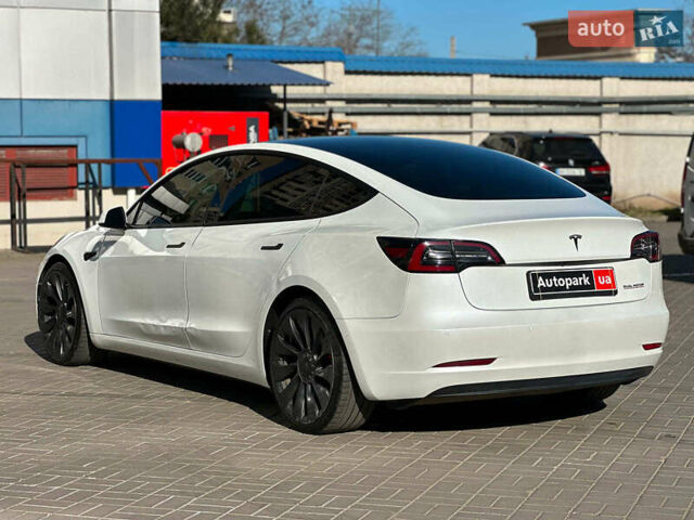 Білий Тесла Модель 3, об'ємом двигуна 0 л та пробігом 70 тис. км за 22340 $, фото 5 на Automoto.ua