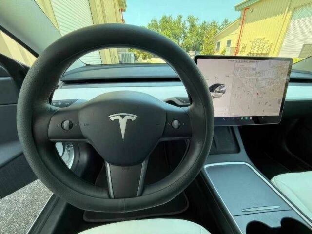 Белый Тесла Модель 3, объемом двигателя 0 л и пробегом 45 тыс. км за 12600 $, фото 10 на Automoto.ua