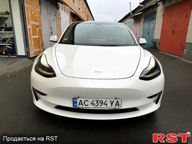 Білий Тесла Модель 3, об'ємом двигуна 0 л та пробігом 45 тис. км за 29000 $, фото 1 на Automoto.ua