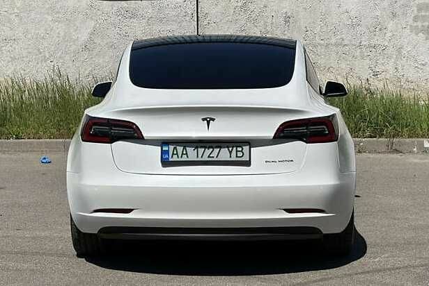 Білий Тесла Модель 3, об'ємом двигуна 0 л та пробігом 92 тис. км за 12300 $, фото 5 на Automoto.ua