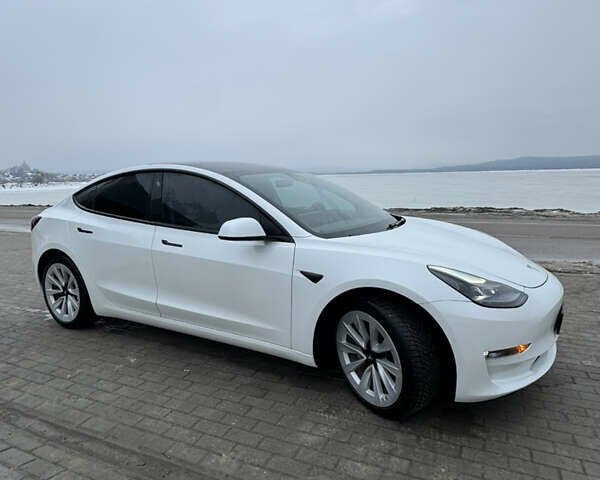 Білий Тесла Модель 3, об'ємом двигуна 0 л та пробігом 115 тис. км за 19999 $, фото 7 на Automoto.ua