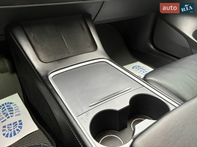 Белый Тесла Модель 3, объемом двигателя 0 л и пробегом 91 тыс. км за 18500 $, фото 11 на Automoto.ua