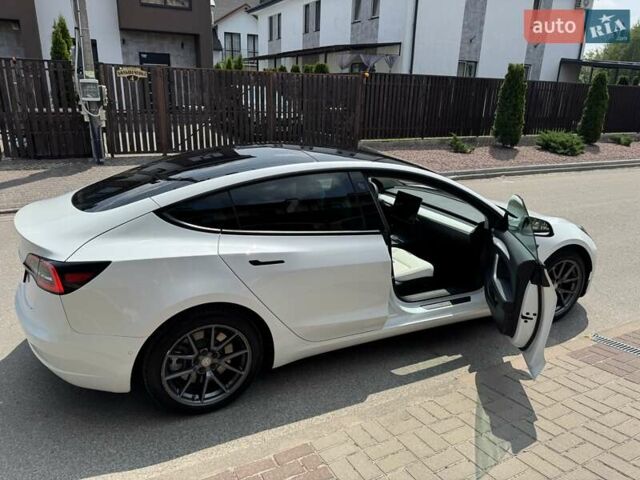 Білий Тесла Модель 3, об'ємом двигуна 0 л та пробігом 79 тис. км за 21500 $, фото 22 на Automoto.ua