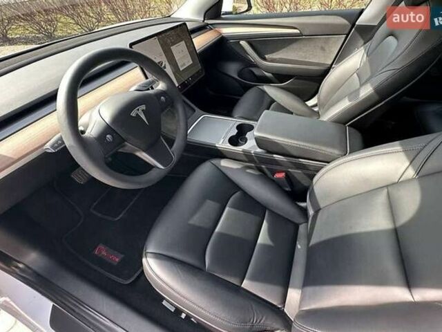 Белый Тесла Модель 3, объемом двигателя 0 л и пробегом 55 тыс. км за 18000 $, фото 5 на Automoto.ua