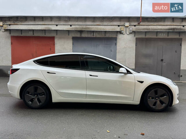 Белый Тесла Модель 3, объемом двигателя 0 л и пробегом 45 тыс. км за 28000 $, фото 6 на Automoto.ua