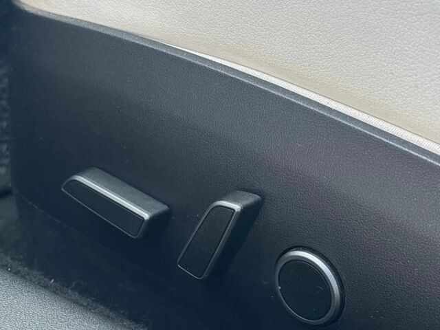 Білий Тесла Модель 3, об'ємом двигуна 0 л та пробігом 108 тис. км за 17500 $, фото 19 на Automoto.ua