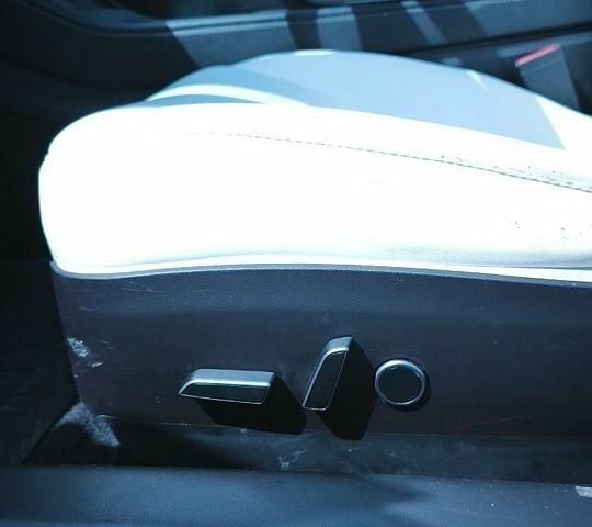 Белый Тесла Модель 3, объемом двигателя 0 л и пробегом 66 тыс. км за 15400 $, фото 10 на Automoto.ua