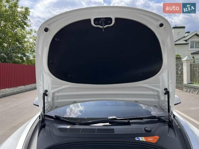 Білий Тесла Модель 3, об'ємом двигуна 0 л та пробігом 62 тис. км за 22500 $, фото 9 на Automoto.ua