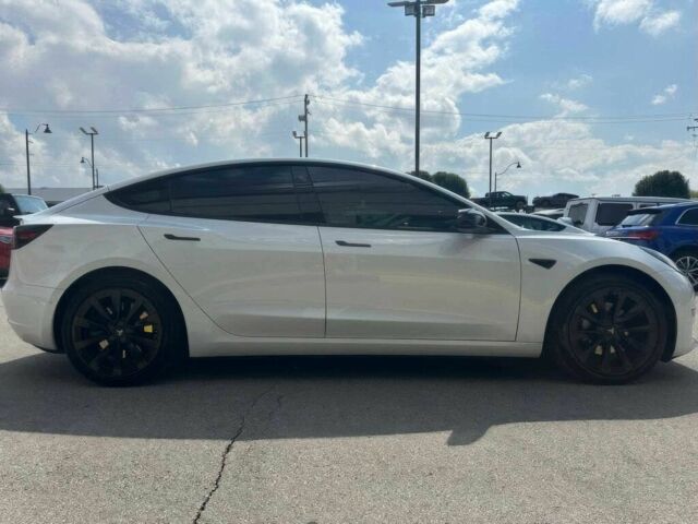 Белый Тесла Модель 3, объемом двигателя 0 л и пробегом 13 тыс. км за 13600 $, фото 3 на Automoto.ua